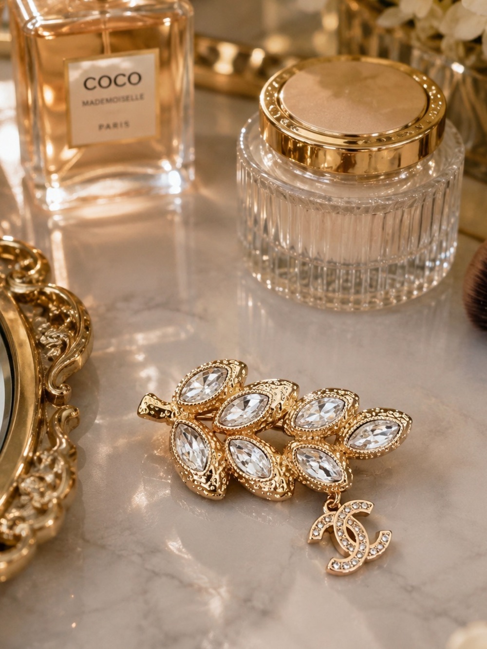 ✨ Gold-Tone Crystal Leaf Brooch